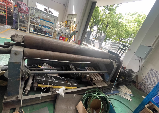苏州地区工厂处理12×2200卷板机