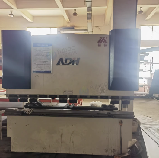 苏州地区工厂处理WC67K-100T/2500东海裕翔折弯机