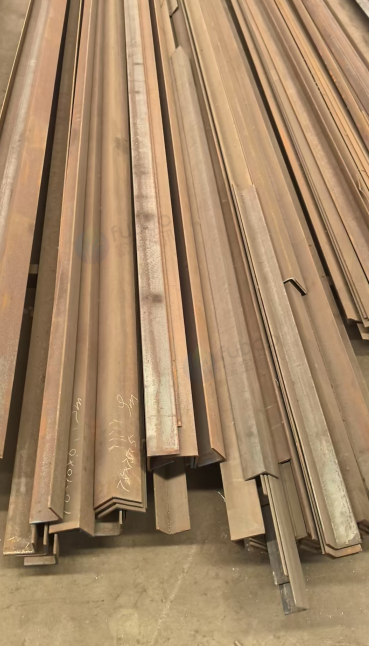 供应：一批角钢