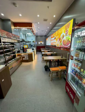 鹰潭地区店铺处理双池炸锅、高汤炉、煮面炉、冷藏冰箱、冷冻四门冰箱、2.2米冷冻柜、串串展示柜、五套餐桌板凳 