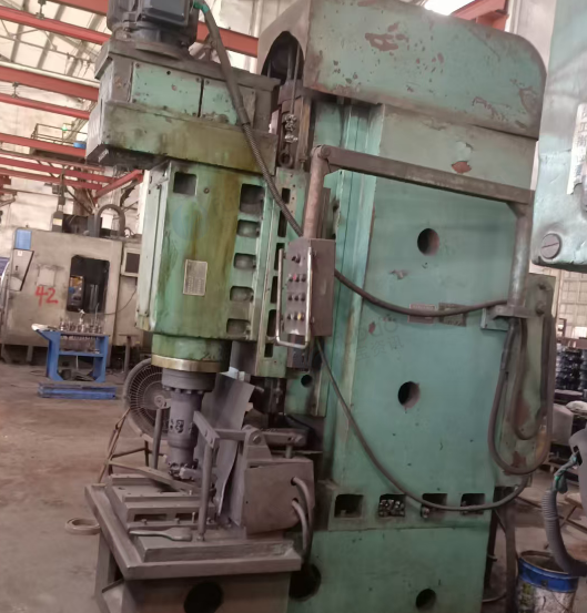 供应：一批机器设备