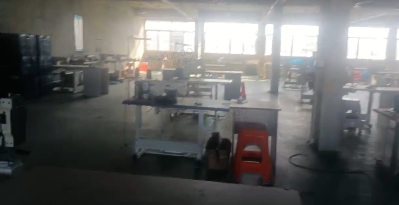 亳州地区工厂处理一批缝纫设备，花样机1台，高车2台，柱机2台，拷边机1台，平车10台，同步车20余台，剪带机1台，10米裁床