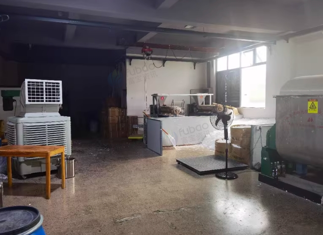 金华地区工厂处理1500L捏合机两台，1000L化胶桶3个，发泡剂两台，600L搅拌机一台等超轻黏土成套生产设备及配方