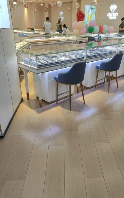 太原地区店铺处理一批珠宝柜台