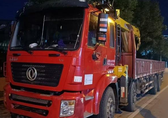 长沙地区处理前四后八徐工12吨四节臂吊车
