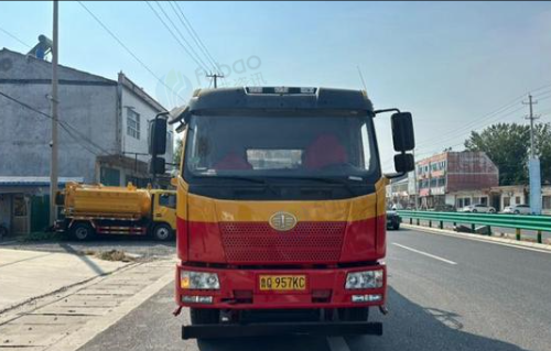 济宁地区处理15方副发国六两用21年吸污车