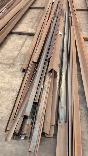 供应：一批角钢