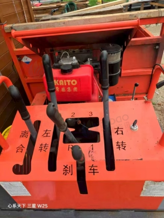 北京地区处理凯拓1.5吨爬山虎履带运输车
