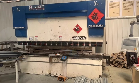 沧州地区处理马鞍山产125T3200电液折弯机