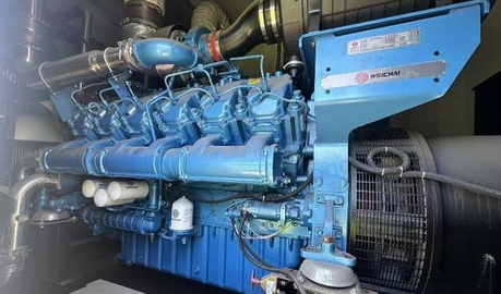 苏州地区工厂处理720KW发电机组1台、进口美国康明斯发电机组1台