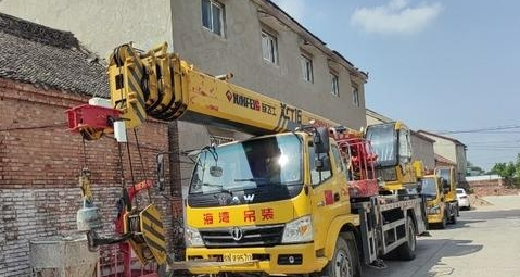 开封地区处理两台新飞工汽车吊