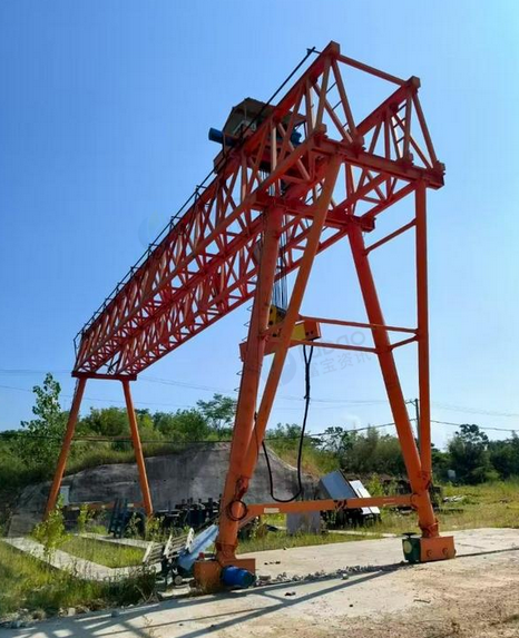 泰安地区处理2台100t提梁机
