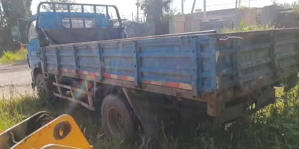赤峰地区处理跃进牌轻型栏板货车