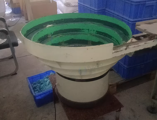金华地区处理洁厕宝挤出机，切片机，自动包装机，振动盘，洗衣液整套设备