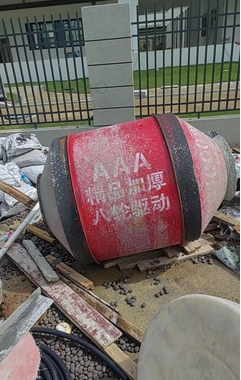武汉地区处理搅拌机3台、斗车