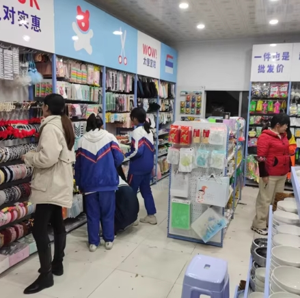 贵阳地区处理两元店全套货架