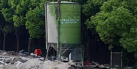 上海地区工厂停产处理40吨水泥罐