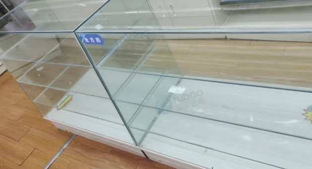 六安地区处理药店多组二手货架、陈列柜、冷藏柜