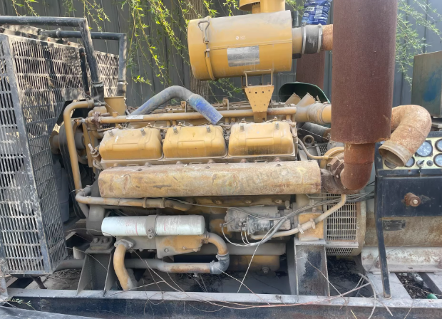 连云港地区工厂处理300KW上柴V12缸柴油发电机组