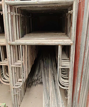 焦作地区处理一批脚手架、提升机