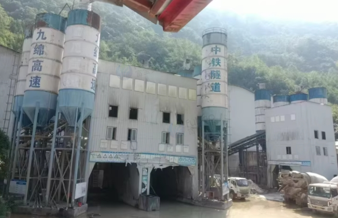 绵阳地区工地完工处理搅拌站水泥仓立式罐100吨16个