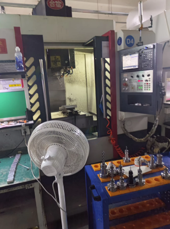 苏州地区工厂处理台信V8（856）加工中心2台