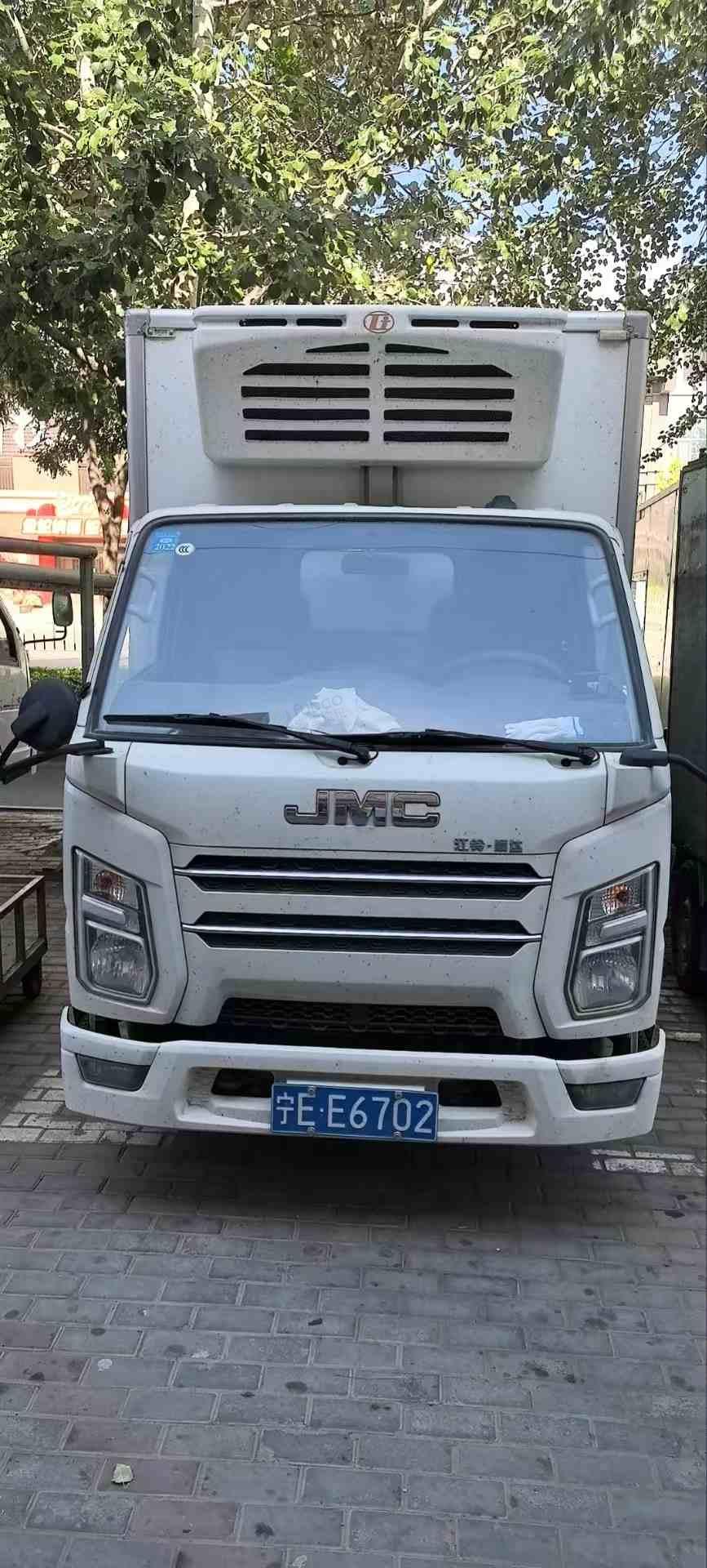 9月29日中卫轻型厢式货车（宁EE6702）转让公告