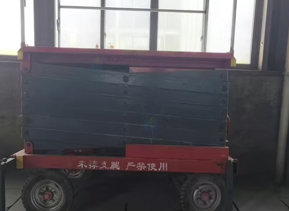 德阳地区处理移动剪叉升降10米平台