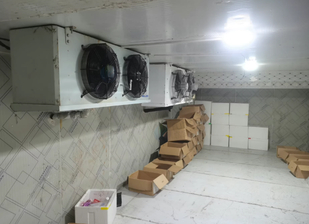 泰州地区工厂处理冷库设备2台+冷库