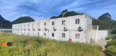 来宾地区工地处理1批住人临时集装箱