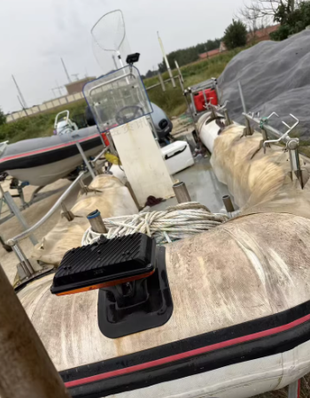 威海地区处理海钓船带拖车架