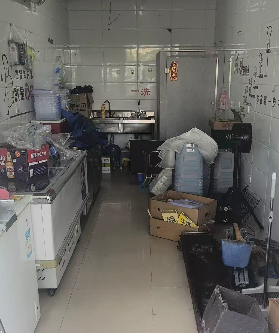 长春地区个人闲置处理冰箱三台、烧烤炉、引碳炉、高考风机等地摊设备