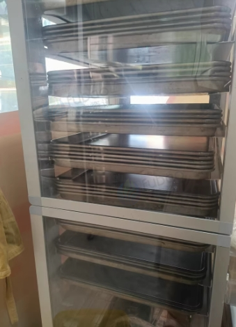 南宁地区处理3层商用烤箱 2台醒发箱 3台四开门冰箱 2台操作台冷藏冰箱 3个货架等设备