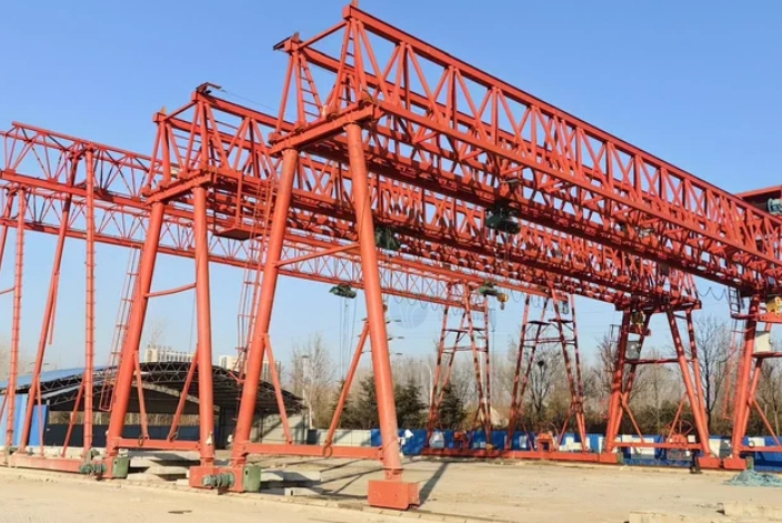 青岛地区处理100吨龙门吊两台、10吨龙门吊2台