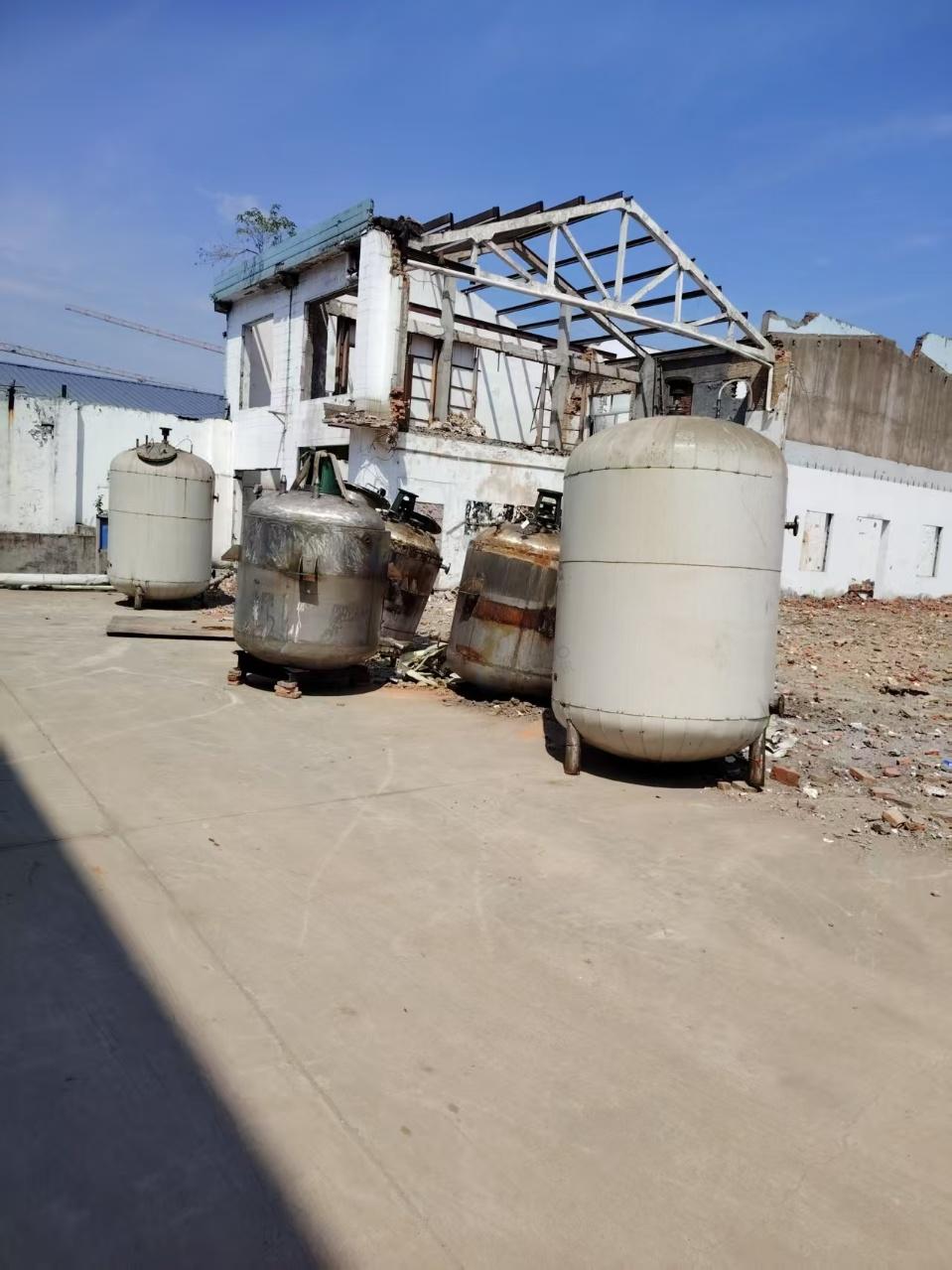 供应：反应釜5台、电仪 