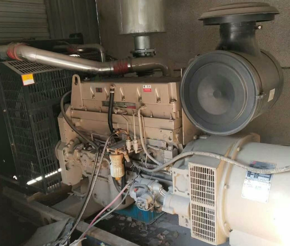 无锡地区工厂处理16*2.5m剪板机1台、300KW康明斯发电机组1台