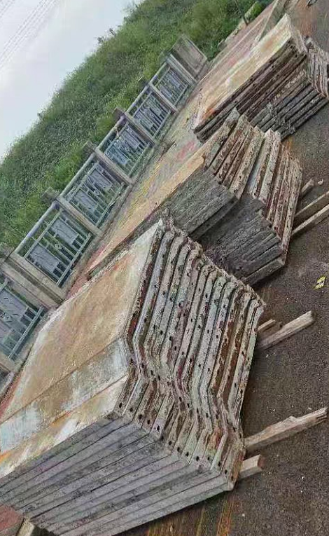 南通地区处理0.5厚桥梁防撞梁钢模版一批