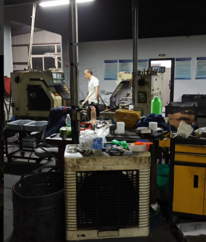 苏州地区工厂处理台州屹捷6132数控车床2台