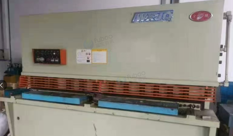 无锡地区工厂处理16*2.5m剪板机1台、300KW康明斯发电机组1台