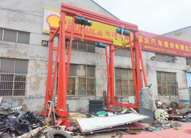常州地区工厂处理红色四柱自由移动龙门吊