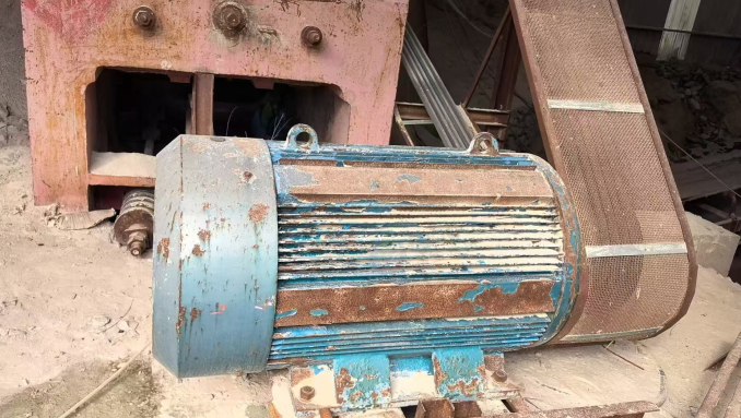 供应：大型矿山机械设备一批