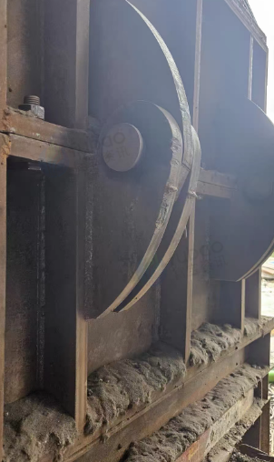 安康地区场地处理1350加重型废钢破碎机