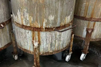 江门地区处理反应釜、冷却釜、高速搅拌机、搅拌桶等浇注压克力生产线设备