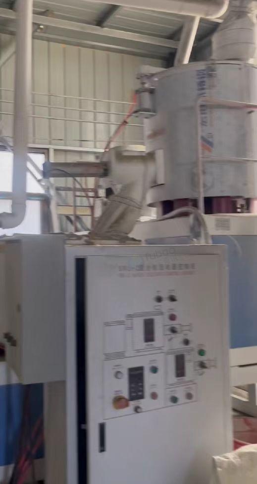 新乡地区工厂处理叉车、两台震动筛、挤出机、空压机、PVC拌料机、磨粉机、丙料造粒机等