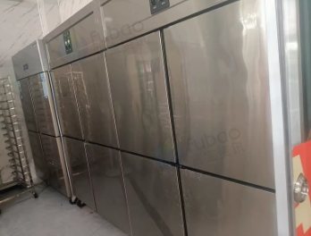 南宁地区处理3层商用烤箱 2台醒发箱 3台四开门冰箱 2台操作台冷藏冰箱 3个货架等设备