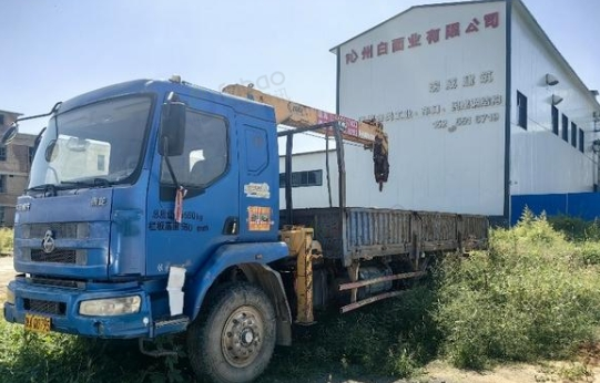 长治地区处理14年国四车石煤6.3吨随车吊