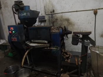 赣州地区处理温控组合榨油机 2台液压榨油机 滤油机 上料机 粉碎机 烧木材锅炉