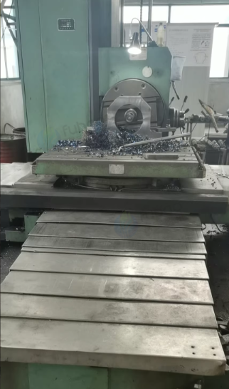 泰州地区工厂处理中捷611B-2镗床