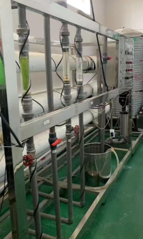酒泉地区拆迁处理双机水处理、全自动灌装机、套袋机、化验仪器等纯净水生产设备