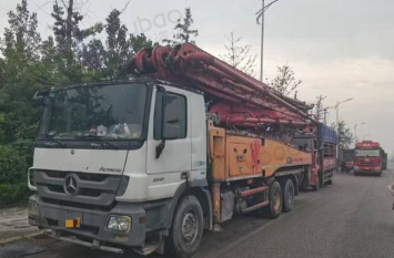 北京地区处理三一奔驰底盘的49米泵车